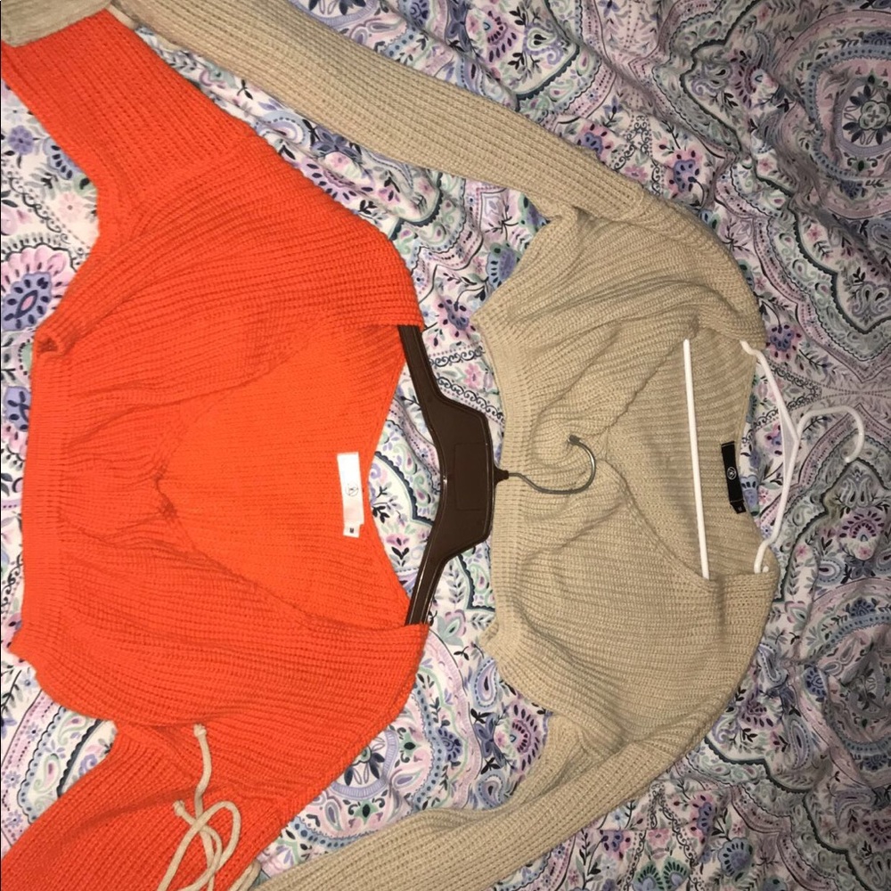 Long sleeve cropped sweater